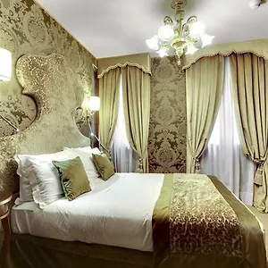 https://casanova-venice-30124.hotelinveneto.com